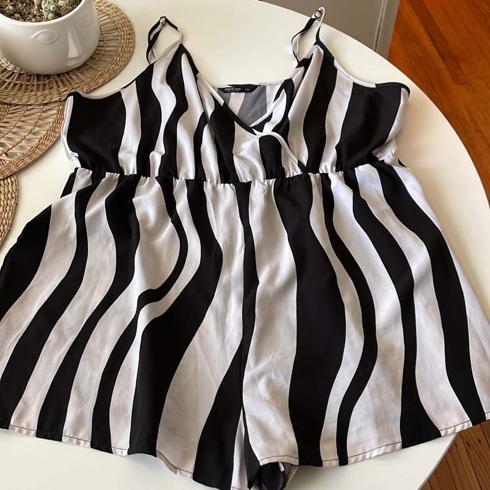 SHEIN Curve 2xl‎ black/white striped romper